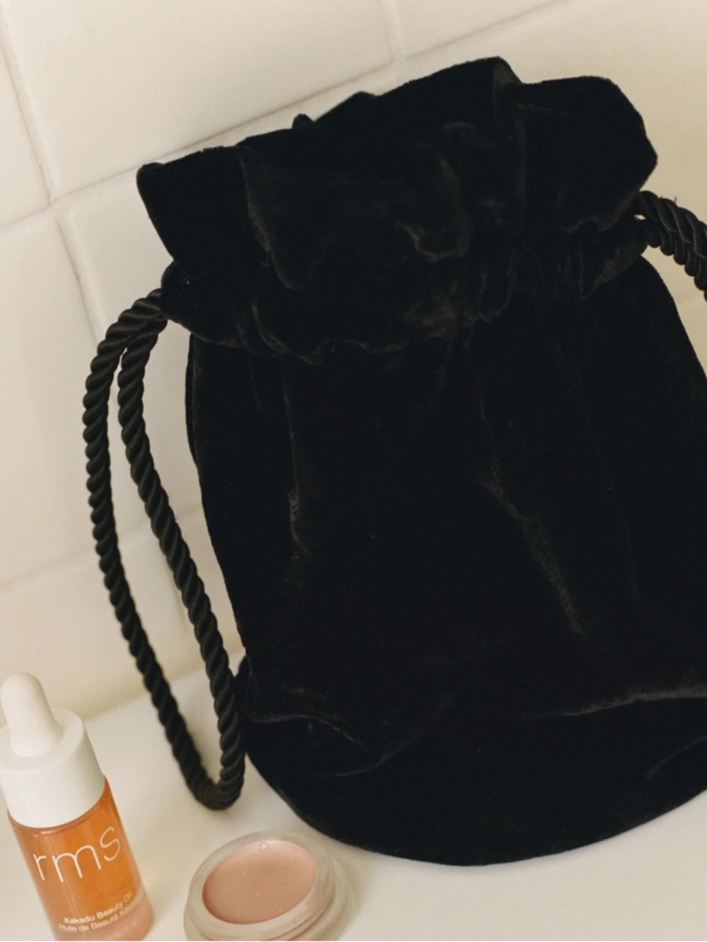 Doen Black Velvet Drawstring Pouch Bag